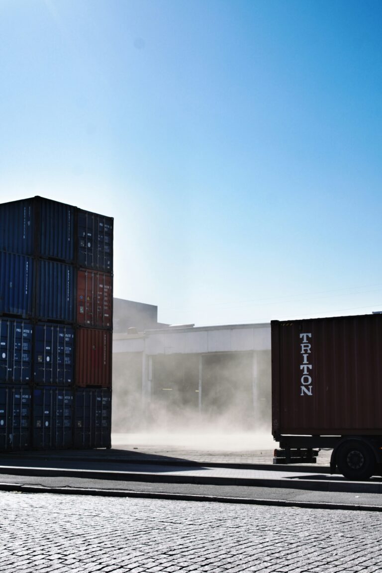 The Future of Regional Dry Van Trucking: Trends and Insights by HMDTrucking